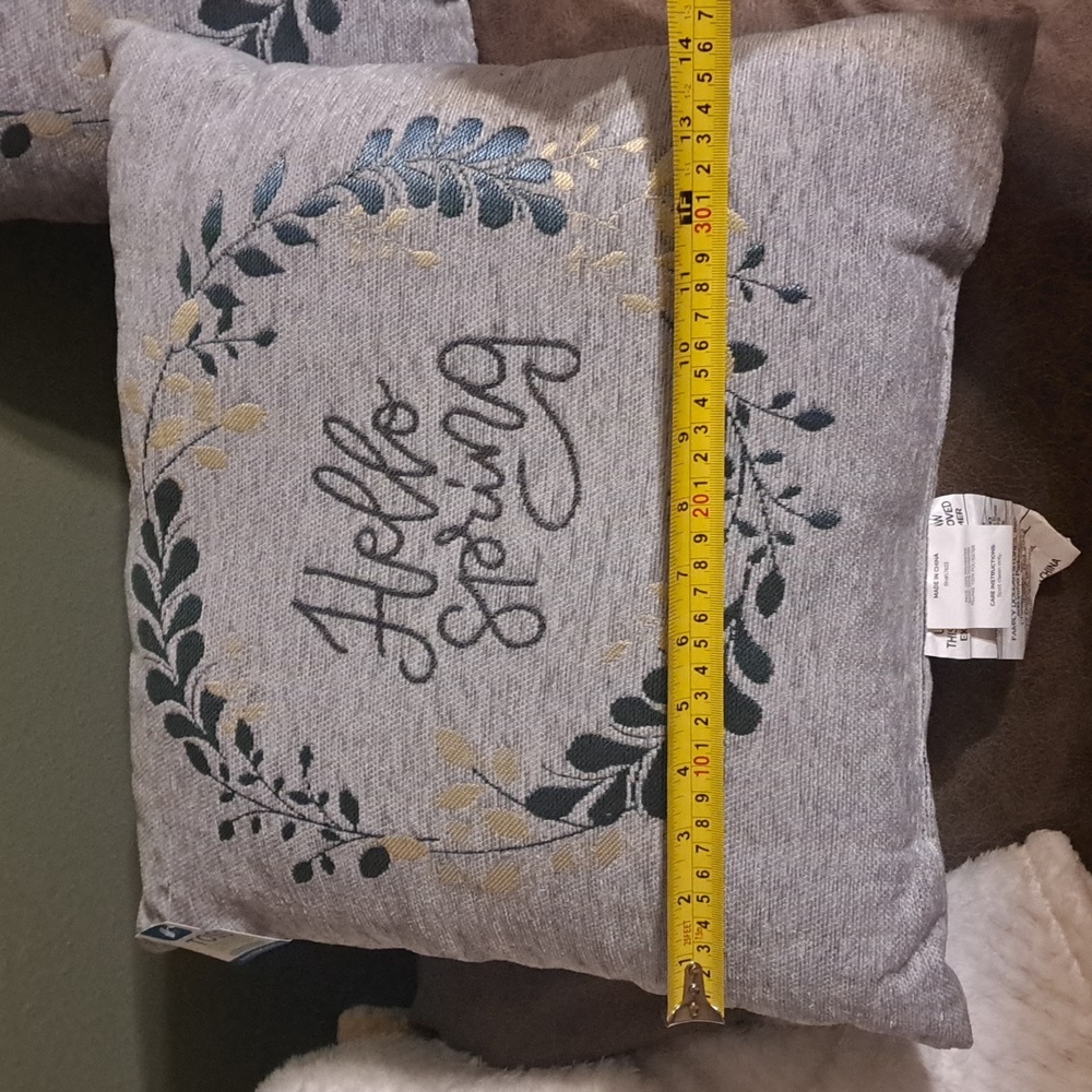 NWT (2) Hello Spring throw pillows - Picture 2 of 2